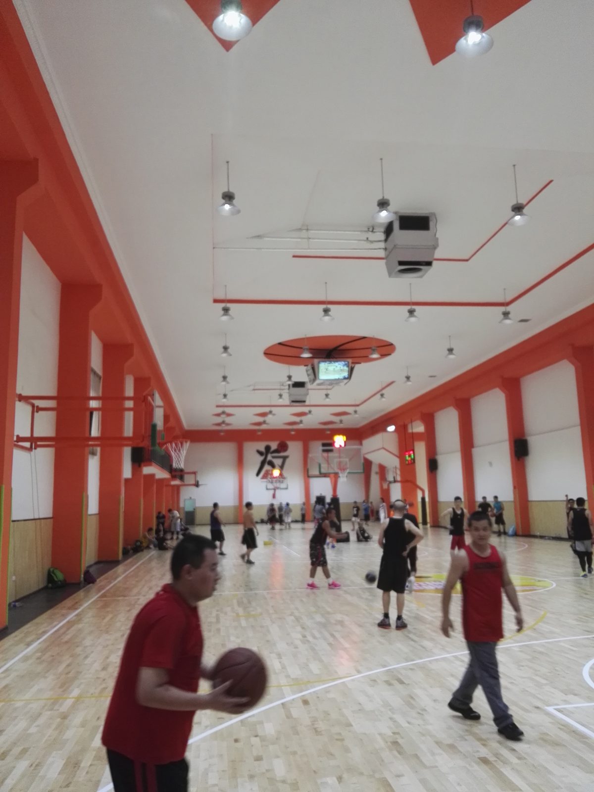 кліматичні агрегати OXA у спортивному комплексі